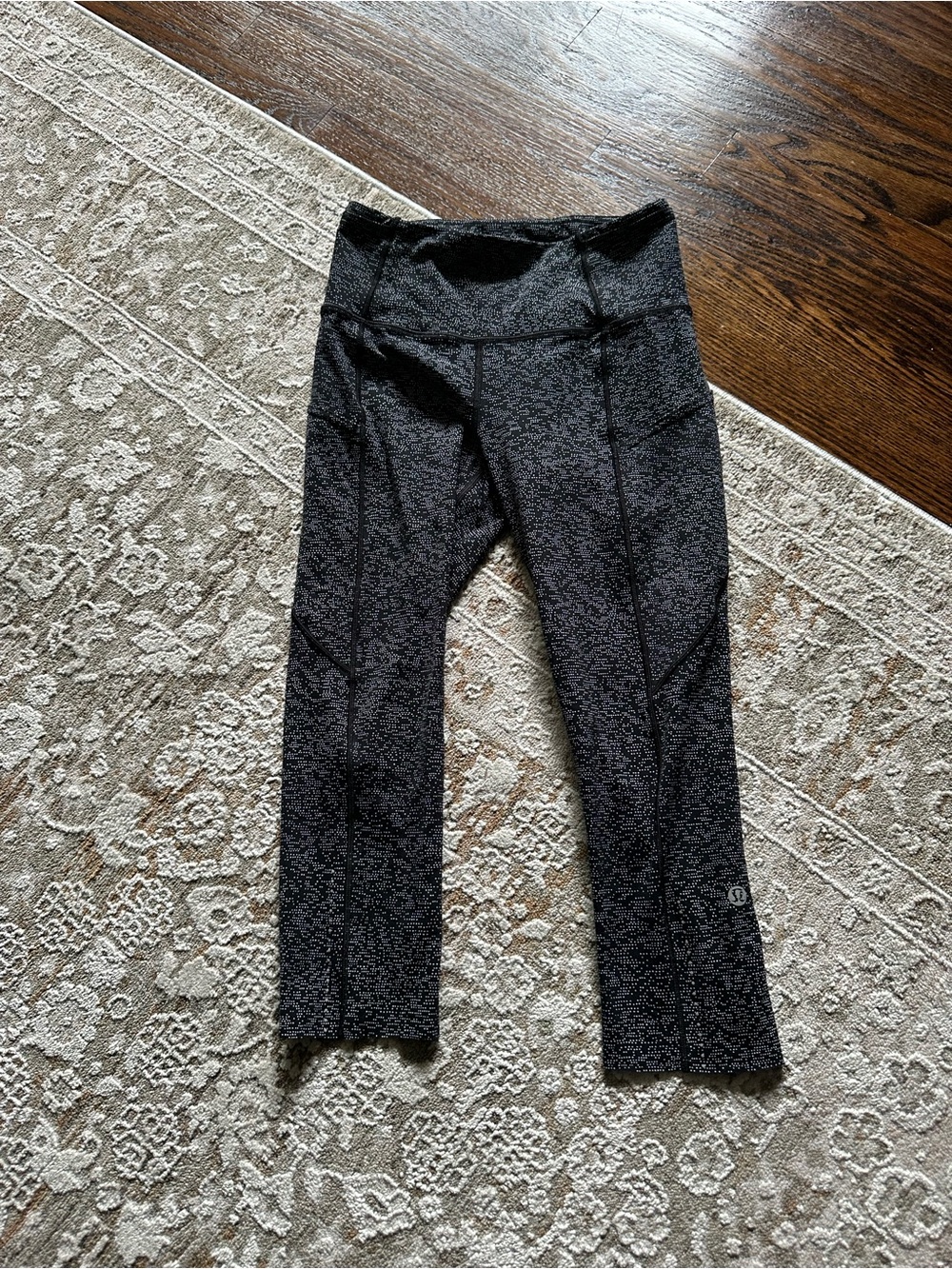 Vintage Style lululemon athletica Black Heather Design Crop Leggings w/ pockets